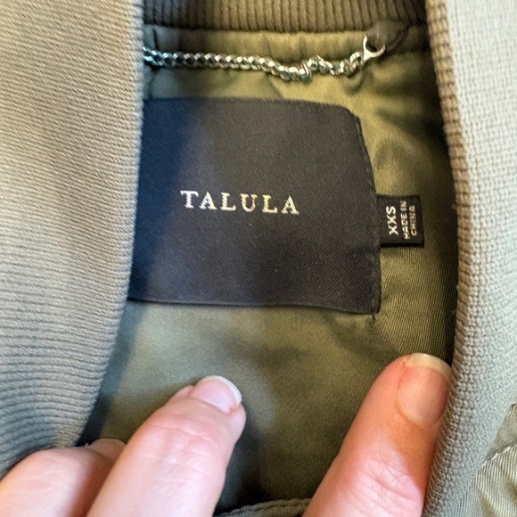 Aritzia Talula women’s size XXS Military Green crop Whitby Bomber Flight Jacket - Picture 3 of 7